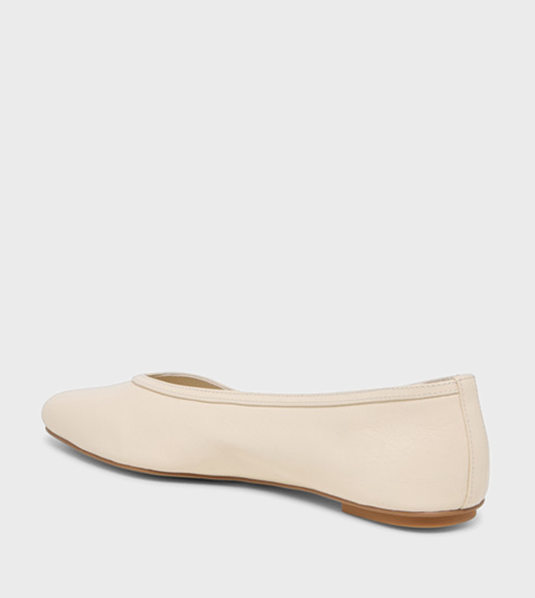 CARET Solid Square Toe Ballerinas