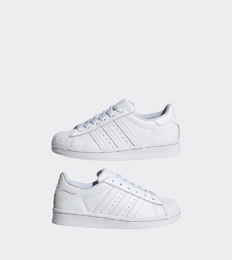 Superstar Low Top Sneakers