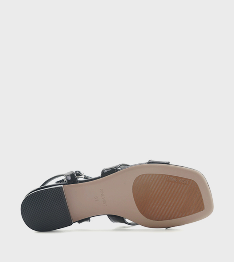 ناين وست  الصنادل المسطحة - أسود Flat Sandals