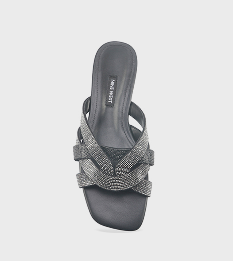 ناين وست  الصنادل المسطحة - أسود Flat Sandals