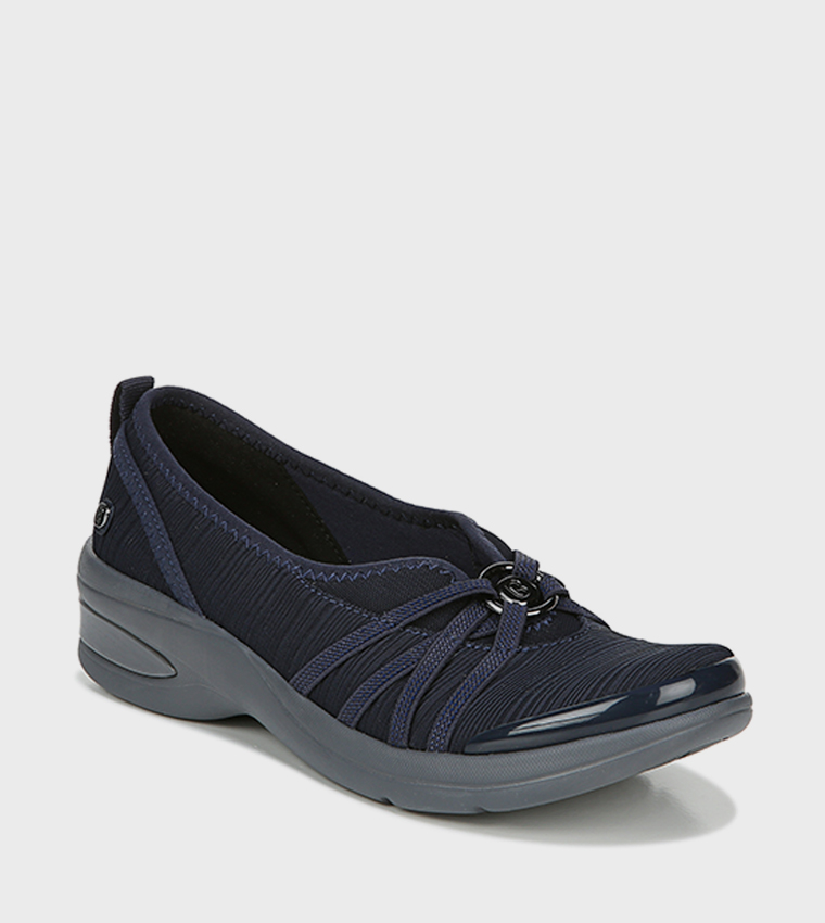 حذاء سليب أون مريح