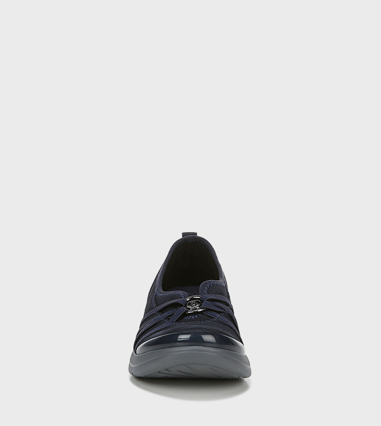 حذاء سليب أون مريح