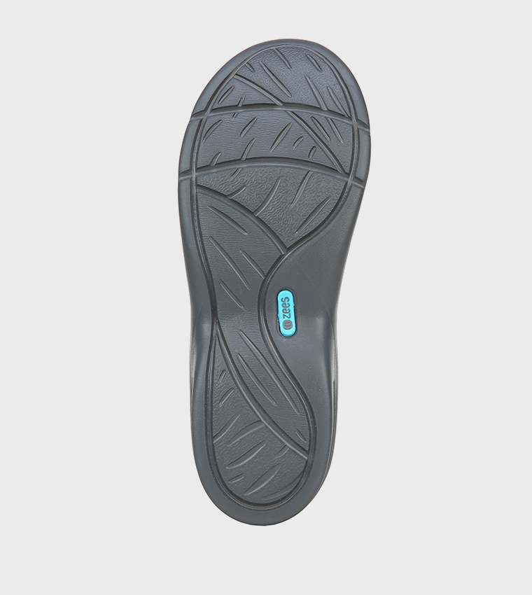 حذاء سليب أون مريح