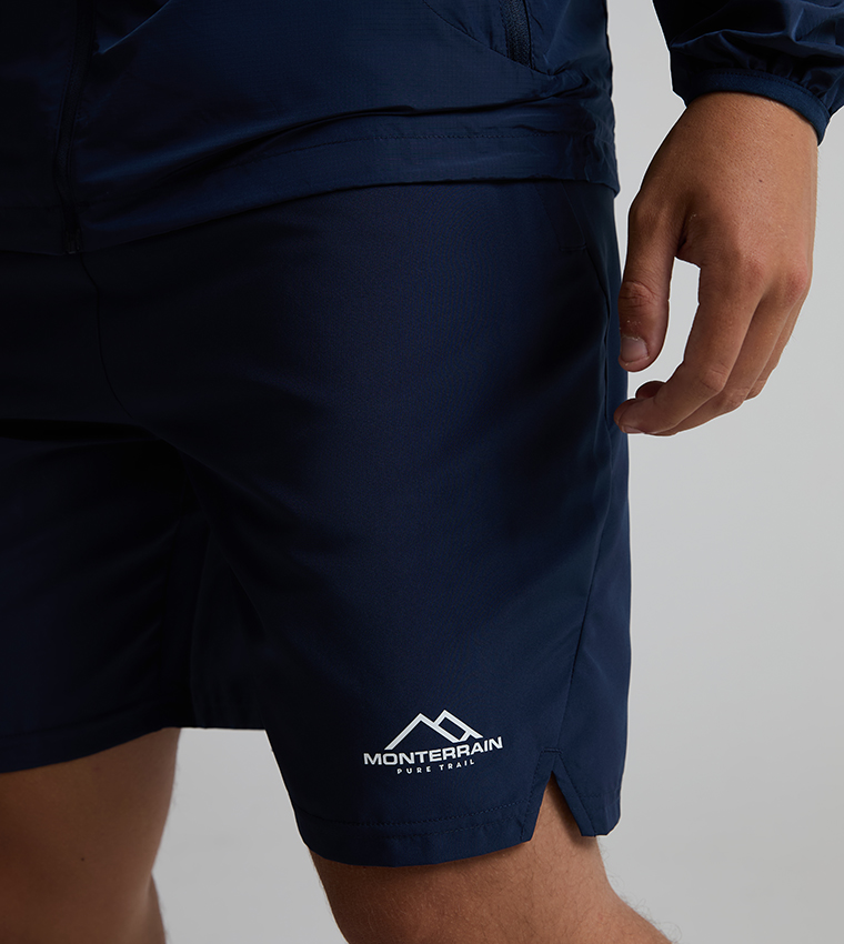 ELEVATE Woven Active Shorts