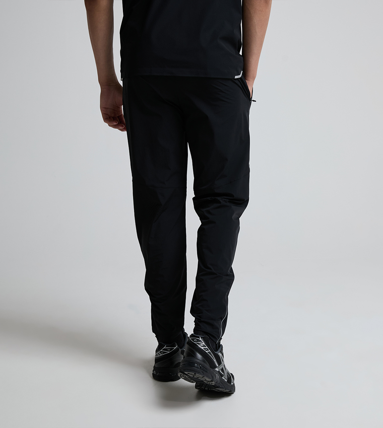 VENT 2.0 Solid Tapered Fit Track Pants