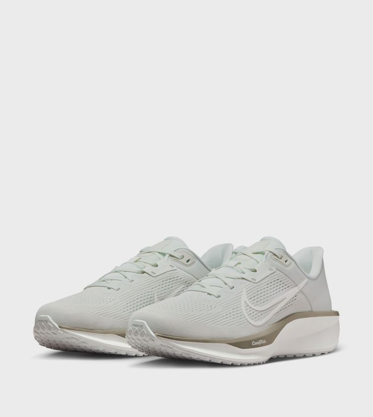 QUEST 6 Logo Print Running Shoes
