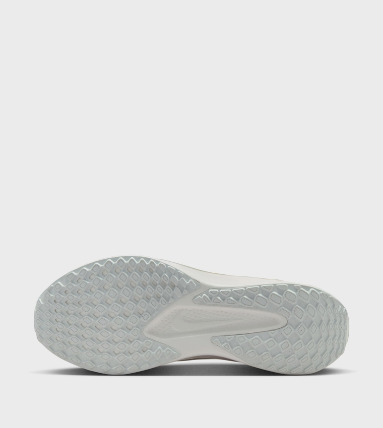 QUEST 6 Logo Print Running Shoes
