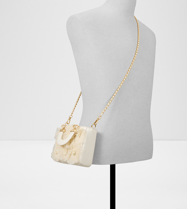 شنطة يد مزينة