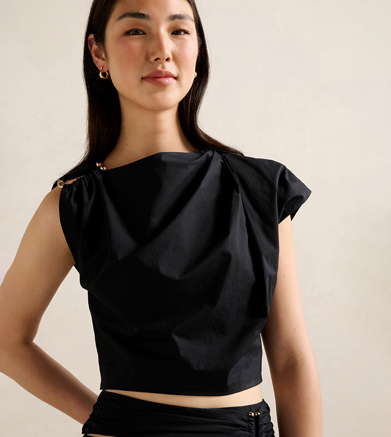 فوريفر نيو  توبات قصيرة - أسود Cropped Tops