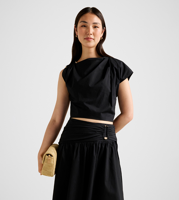 فوريفر نيو  توبات قصيرة - أسود Cropped Tops