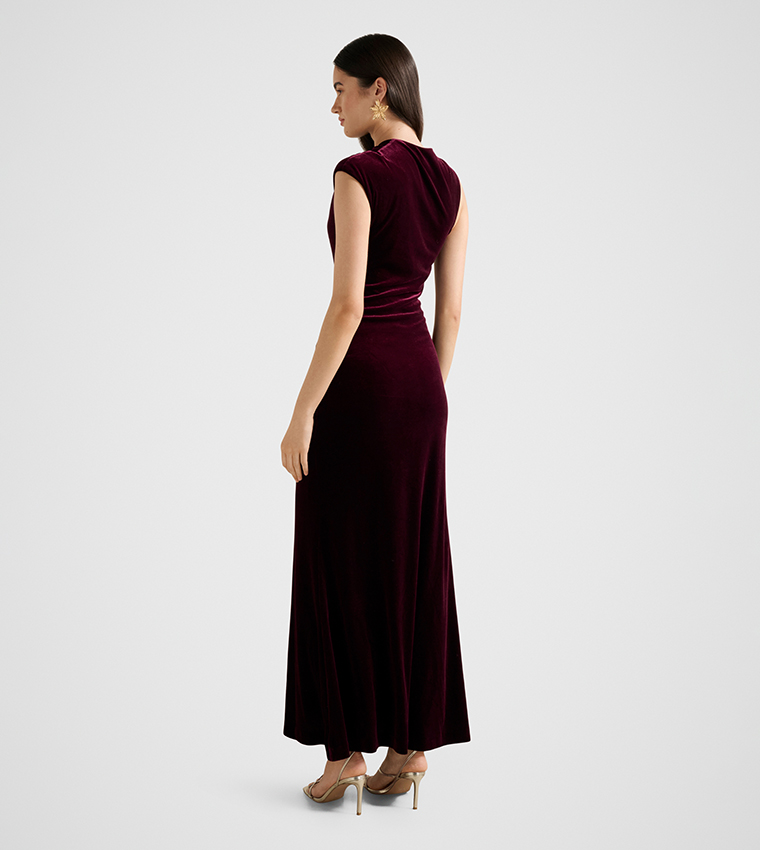 Buy Forever New JORDANA Asymmetric Shoulder Velvet Maxi Dress In Burgundy |  6thstreet Bahrain