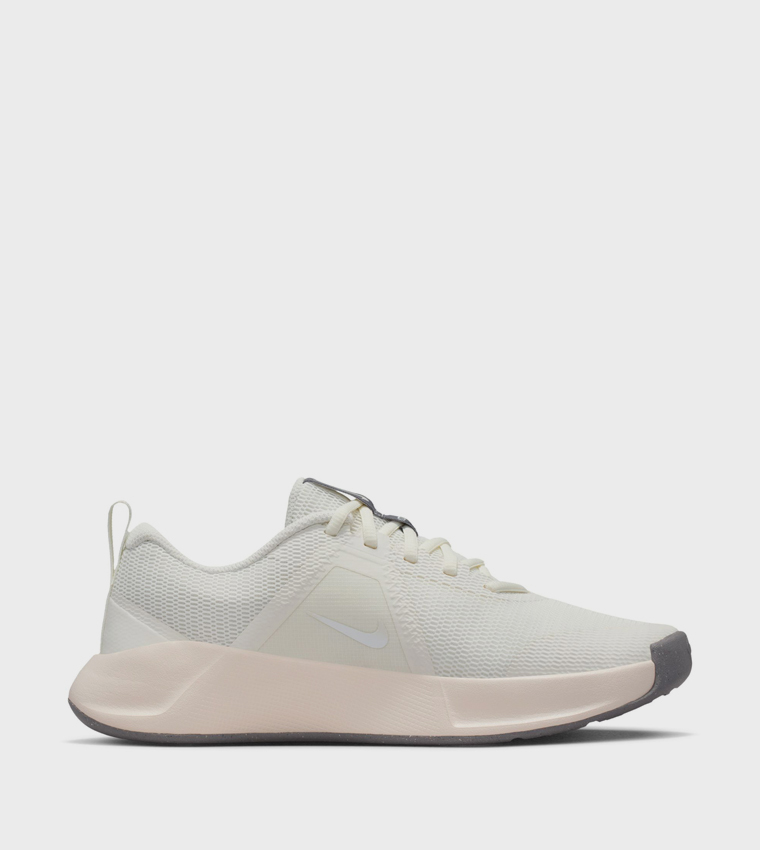 MC 3 Lace-Up Training Shoes