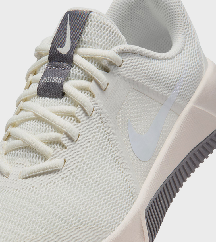MC 3 Lace-Up Training Shoes
