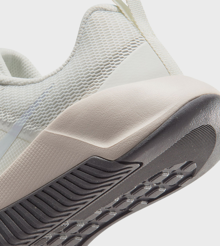 MC 3 Lace-Up Training Shoes