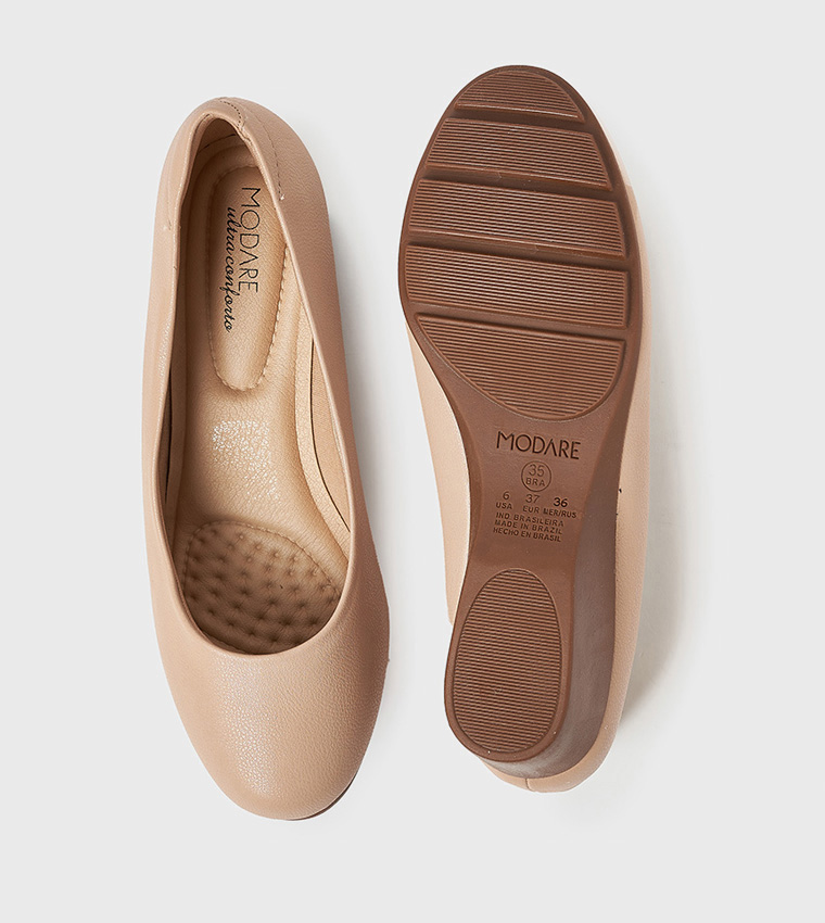 MAX Round Toe Wedge Pumps