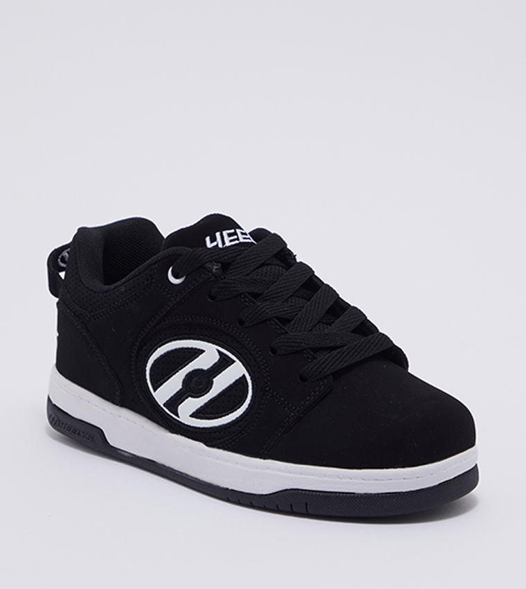 Voyager Low Top Sneakers