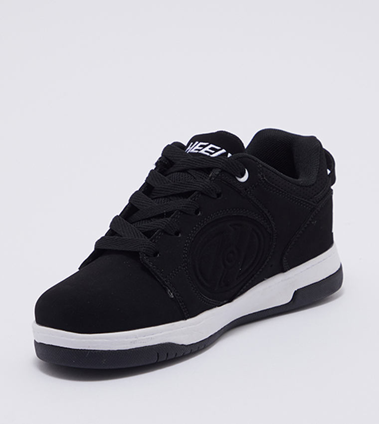 Voyager Low Top Sneakers