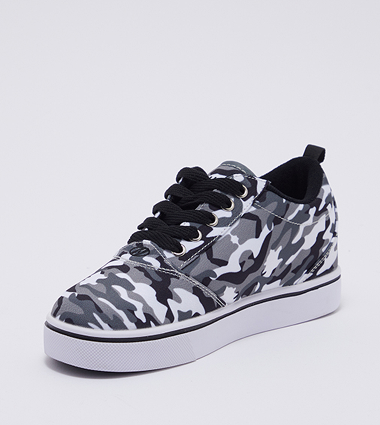 Pro 20 Print Low Top Sneakers