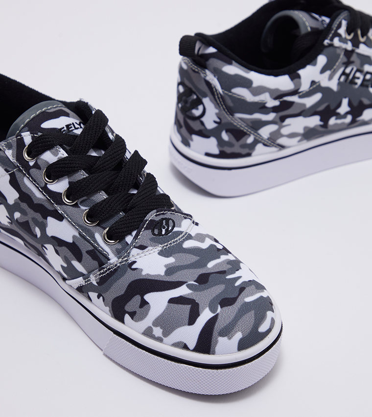Pro 20 Print Low Top Sneakers