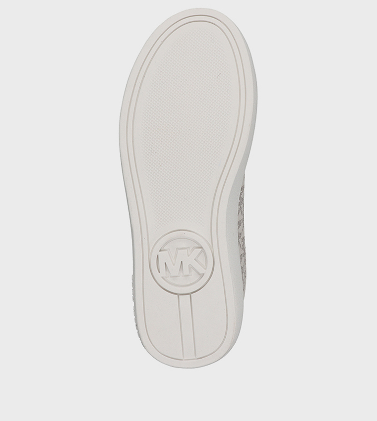 حذاء رياضي مونوغرام برقبة قصيرة 