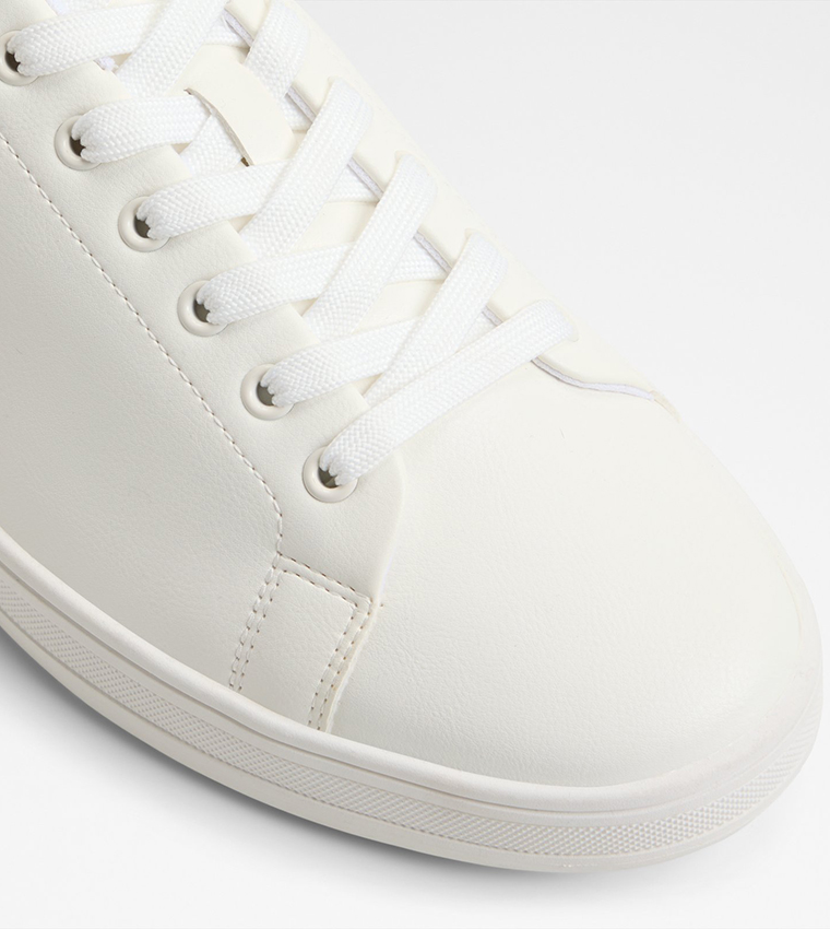 سنيكرز برباط