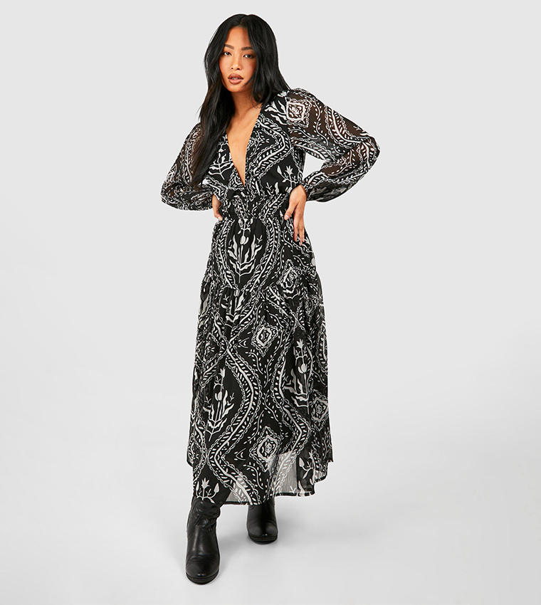 Buy Boohoo Petite Mono Paisley Maxi Dress In Multiple Colors | 6thstreet  Qatar