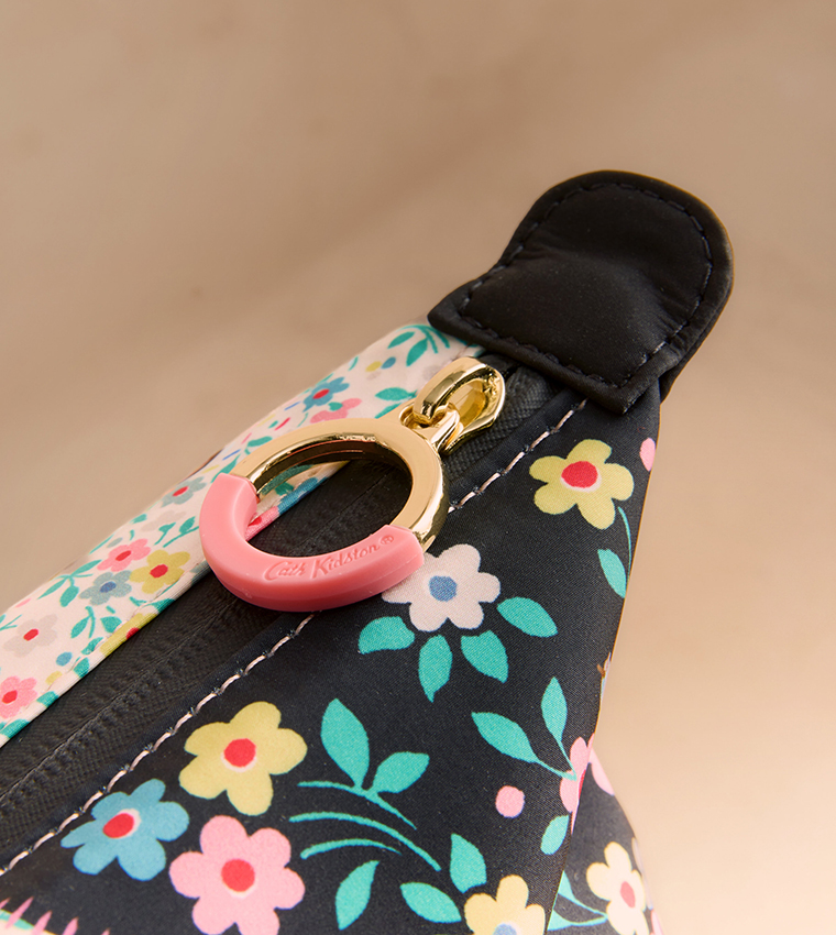 شنطة توت بطبعة 