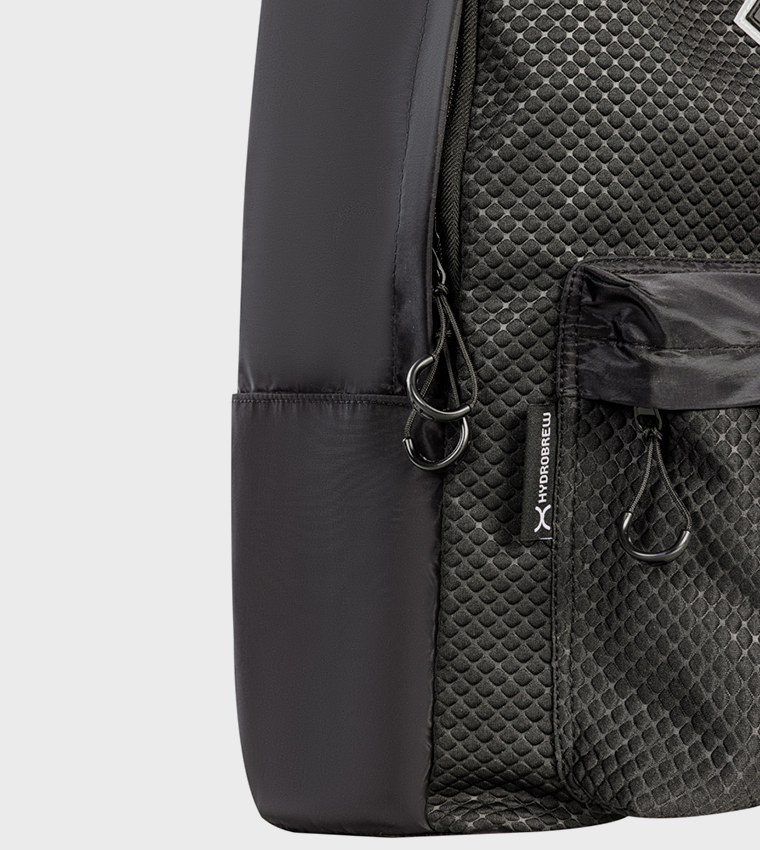 حقيبة ظهر بشعار 17 بوصة  