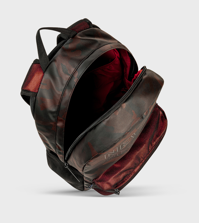 حقيبة ظهر بطبعة شعار 18 بوصة  