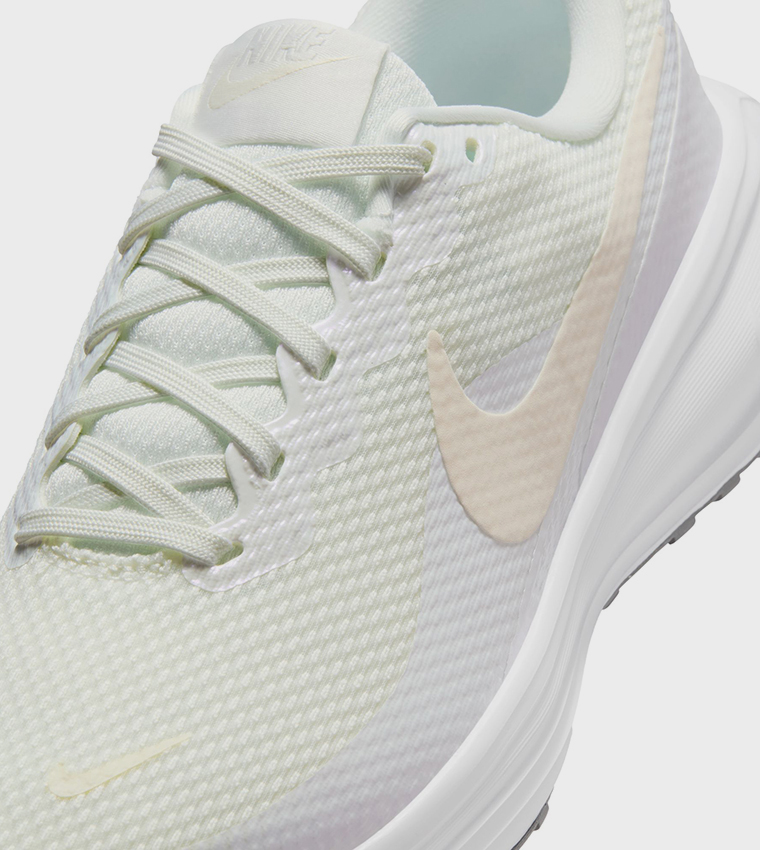 REVOLUTION 8 Running Shoes