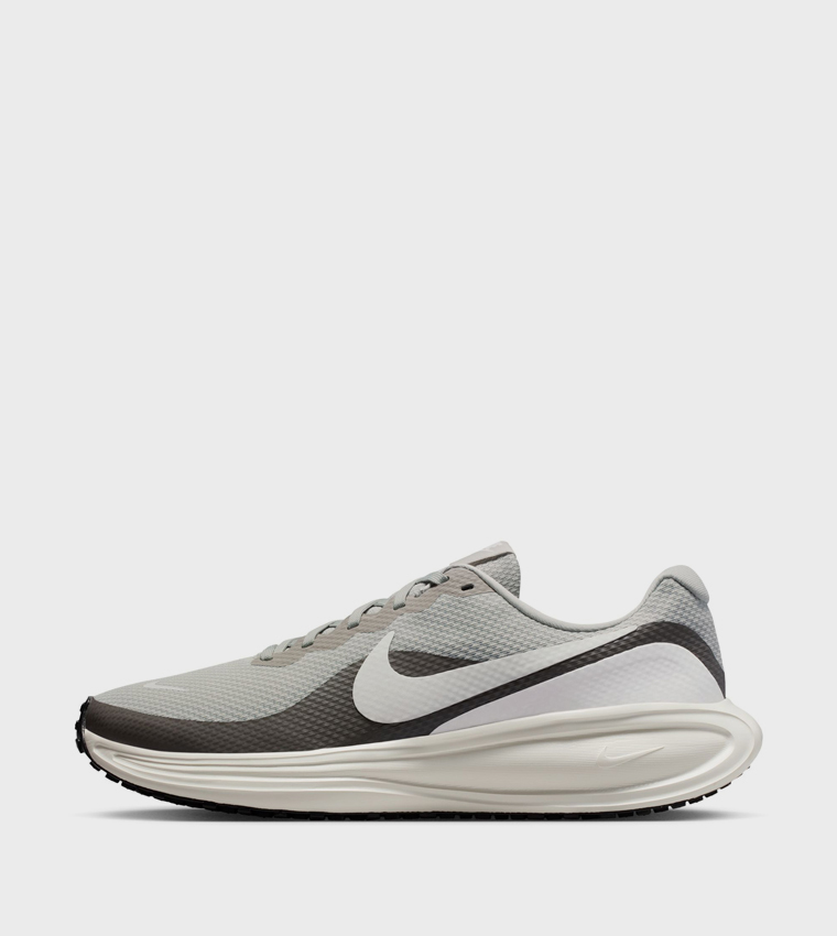 REVOLUTION 8 Running Shoes