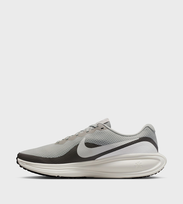 REVOLUTION 8 Running Shoes