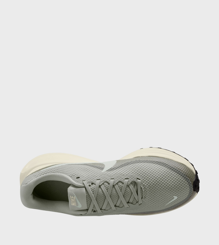 REVOLUTION 8 Running Shoes