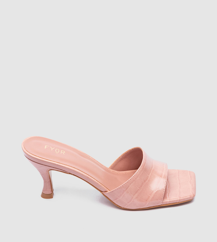 صندل كعب بمقدمة مفتوحة 