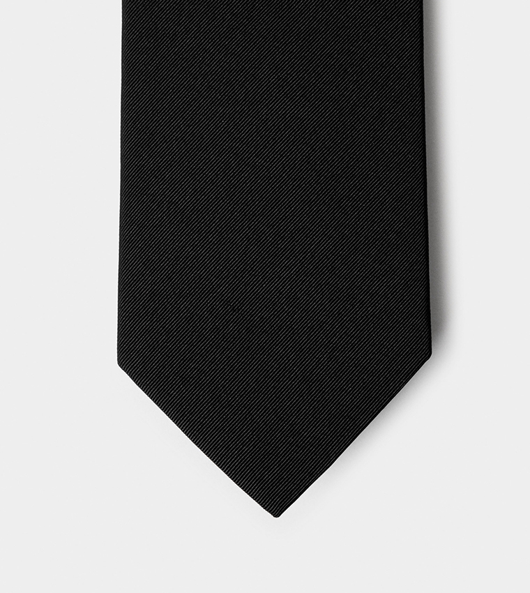 Solid Regular Tie