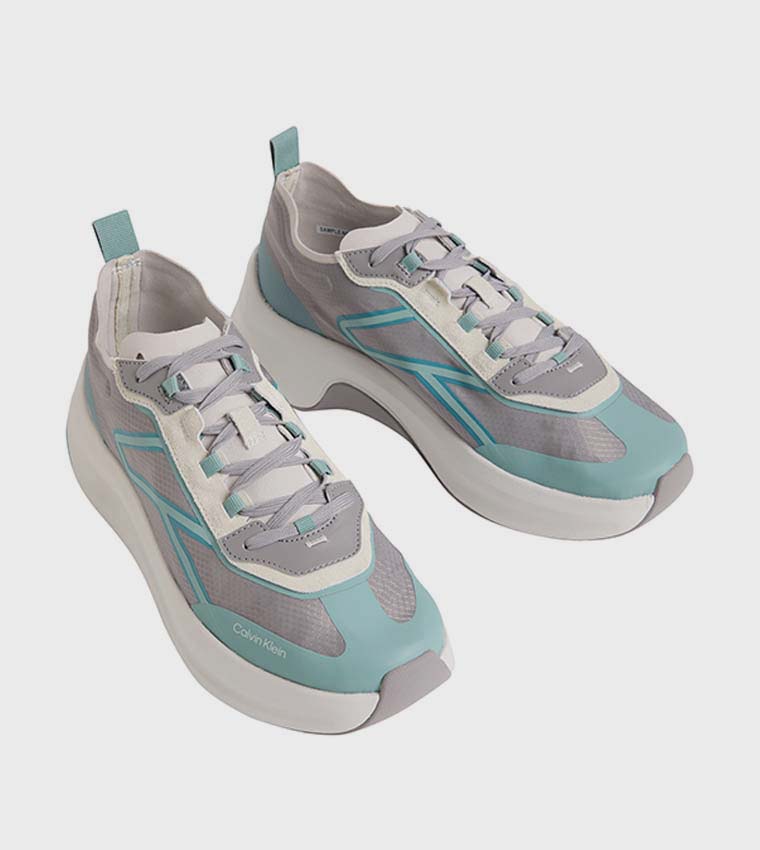 Round Toe Platform Runner Sneakers