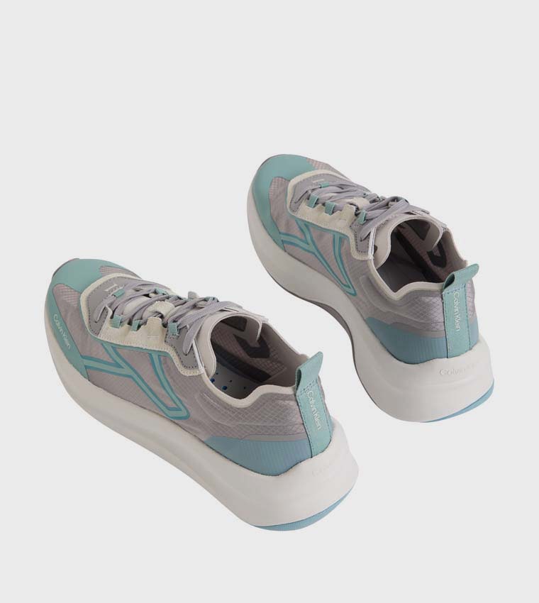 Round Toe Platform Runner Sneakers