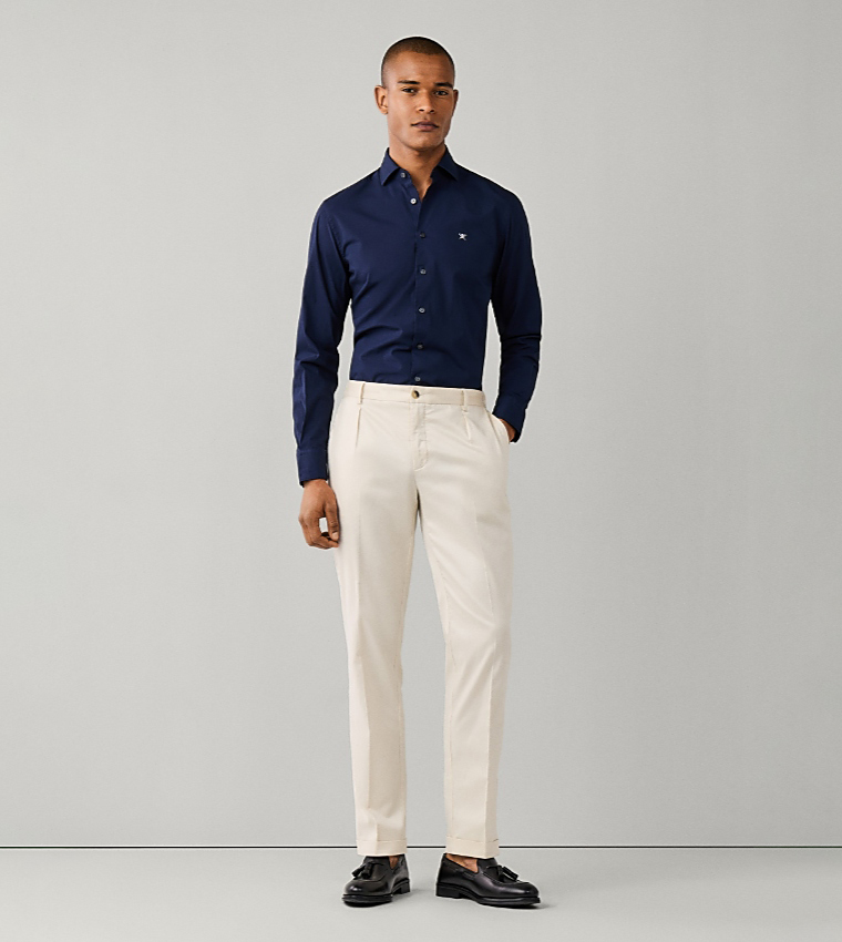 Solid Cut-Away Collar Long Sleeves Shirt