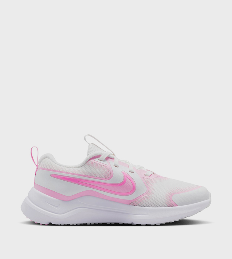 حذاء كوزميك رنر بتفاصيل متباينة ورباط