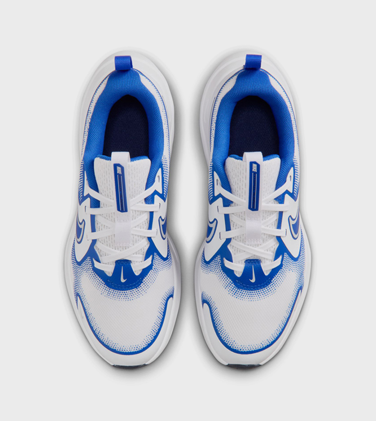 حذاء كوزميك رنر بتفاصيل متباينة ورباط