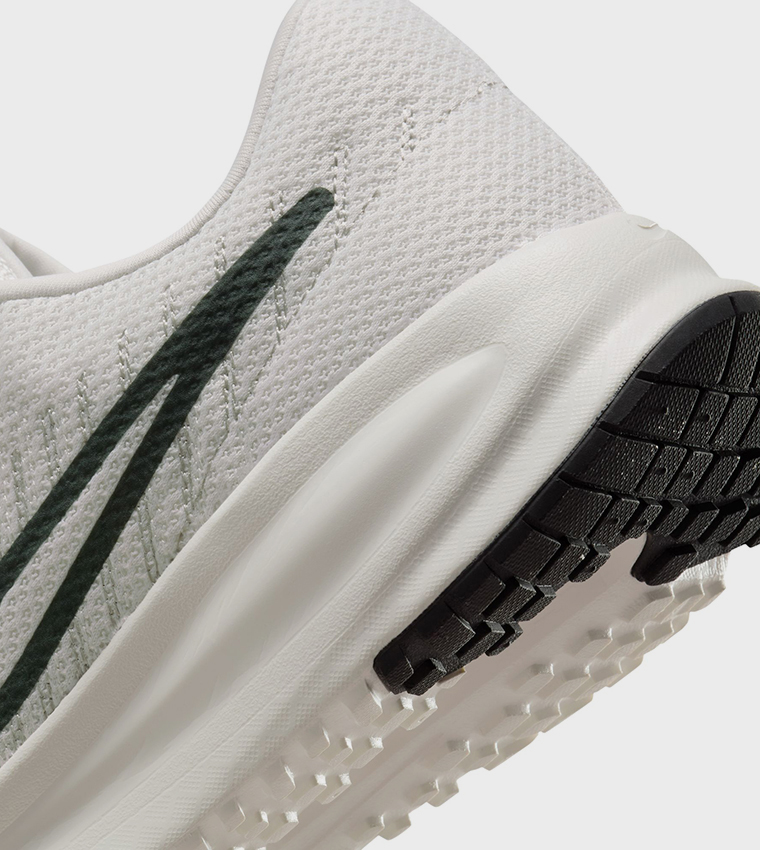 RUN DEFY Lace-Up Shoes