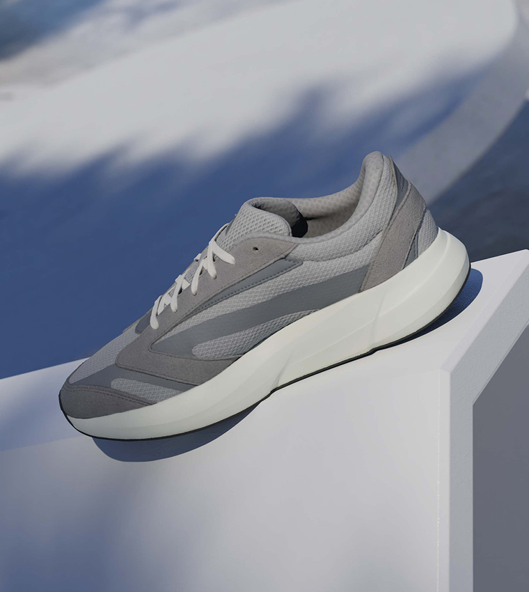 LIGHTSHIFT 2.0 Stripe Detail Sneakers