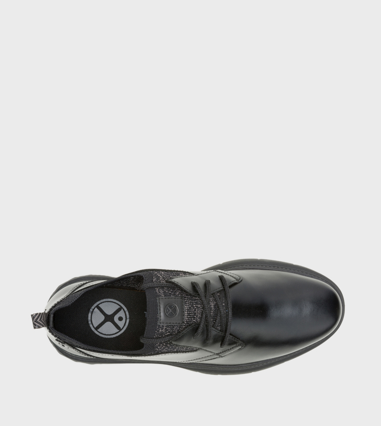 Solid Round Toe Lace-Up Shoes