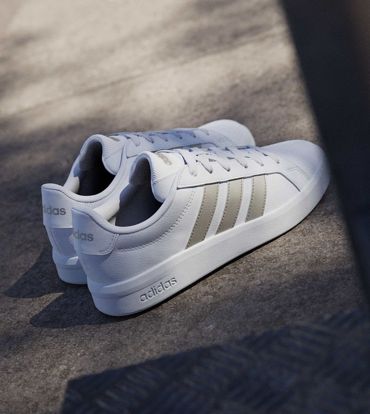 GRAND COURT BASE 3.0 Stripe Detail Lace-Up Sneakers