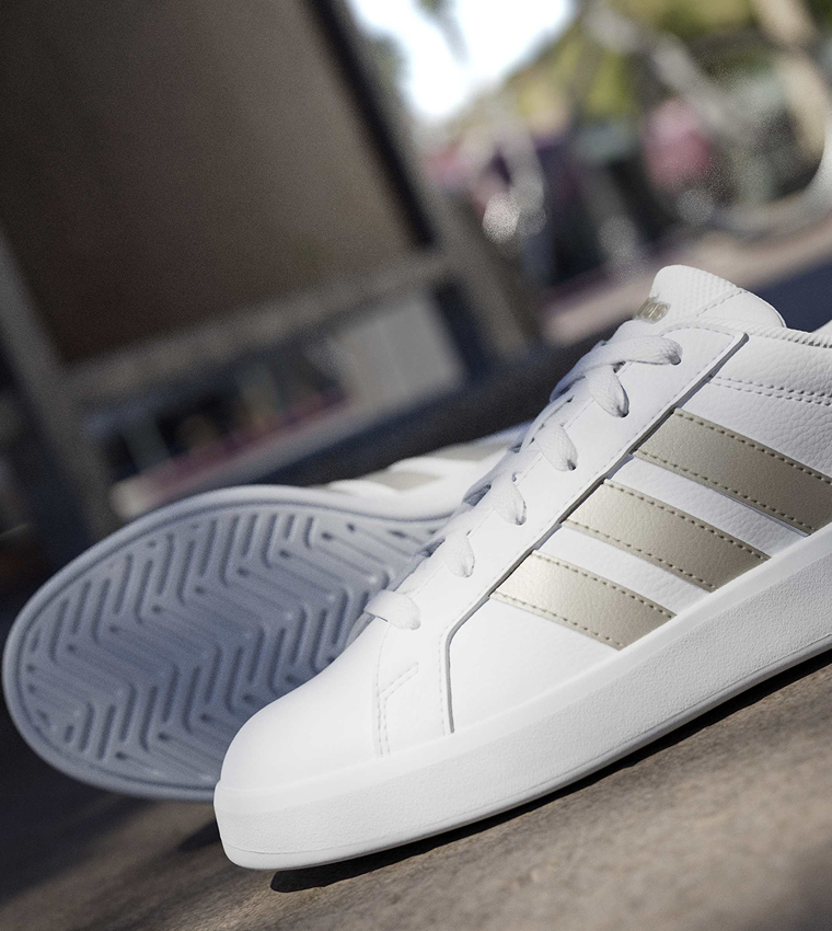 GRAND COURT BASE 3.0 Stripe Detail Lace-Up Sneakers