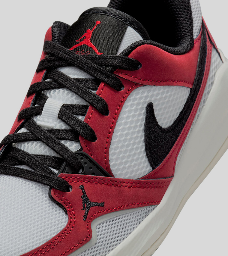 حذاء كرة سلة جوردن كمفت إيرا لونين