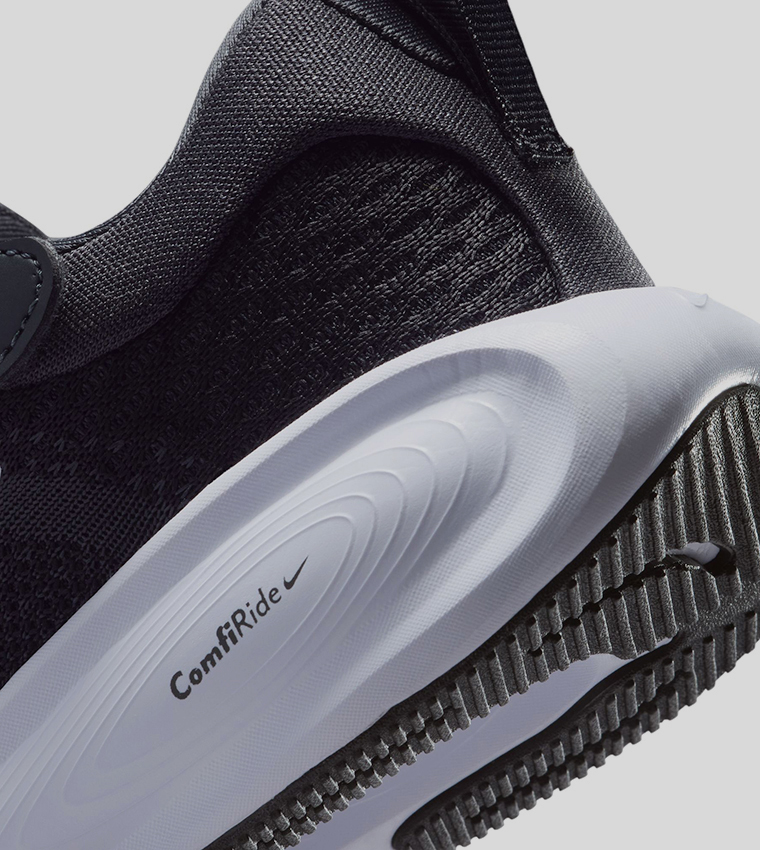 حذاء جري ستيلار رايد بشعار وحزام فليكرو