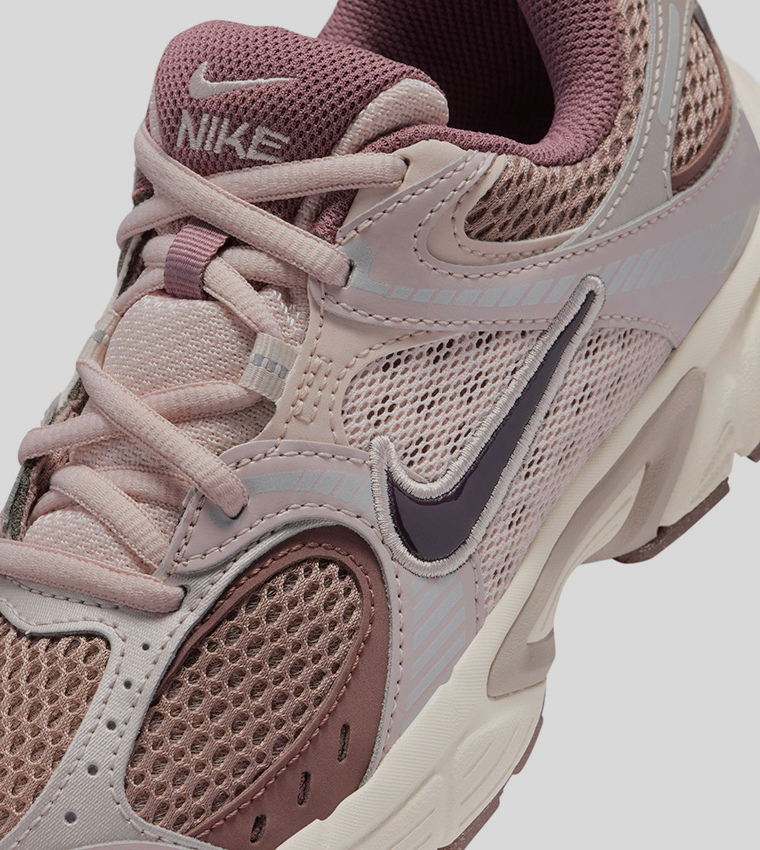 V5 RNR Logo Detail Sneakers