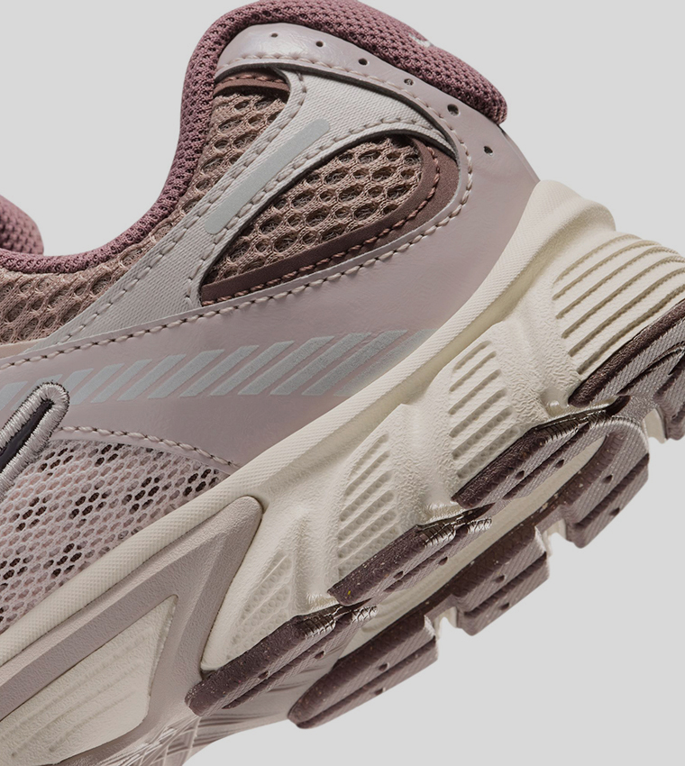 V5 RNR Logo Detail Sneakers