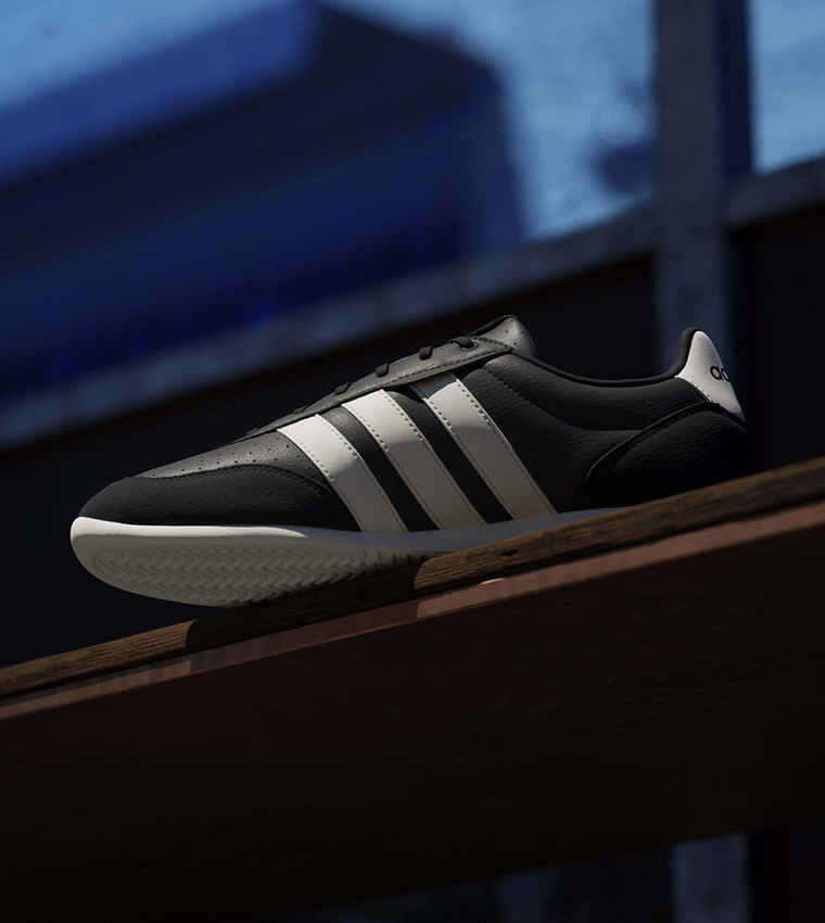 BARREDA Stripe Detail Lace-Up Sneakers